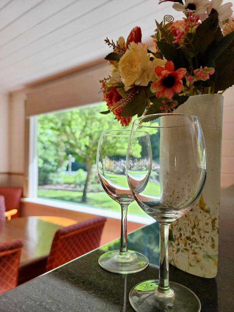 Riverwood Cottage, accessible accommodation photo 2