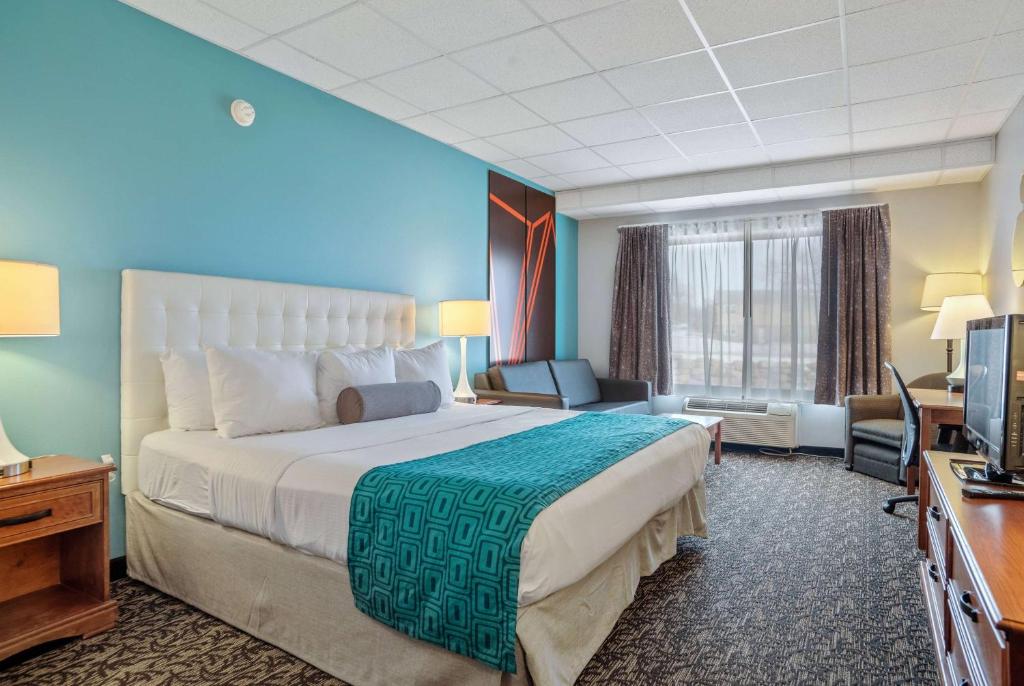 Elevation Inn & Suites, Trademark Collection by Wyndham image