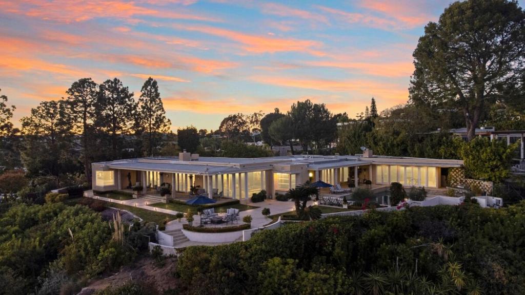 Trousdale Grand image