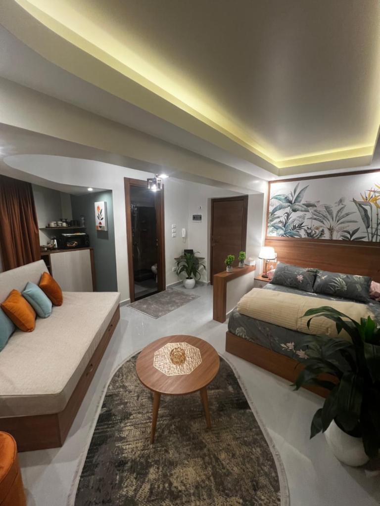 Luxurious room غرفة فندقية فاخرة - Tap to explore photos