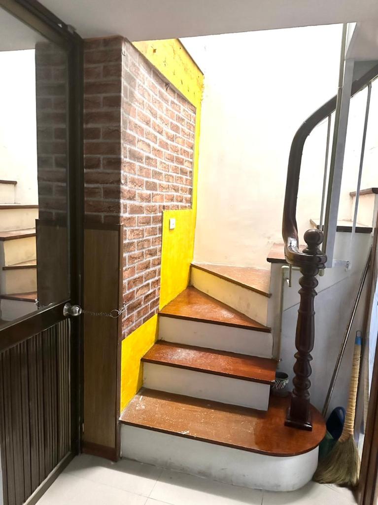 Kolor Red Home,Bungalow Old Quarter,4 paxs,3 mins to Hoan Kiem Lake