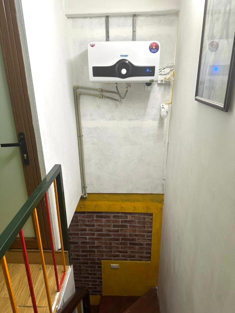 Kolor Red Home,Bungalow Old Quarter,4 paxs,3 mins to Hoan Kiem Lake