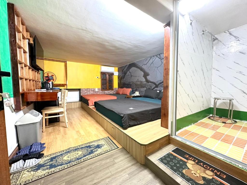 Bungalow House,2 bedrooms,Old Quarter, Near Hoankiem Lake