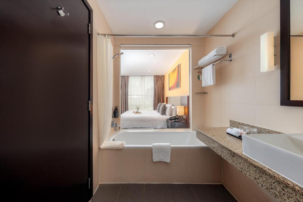 Khách Sạn Somerset Hòa Bình