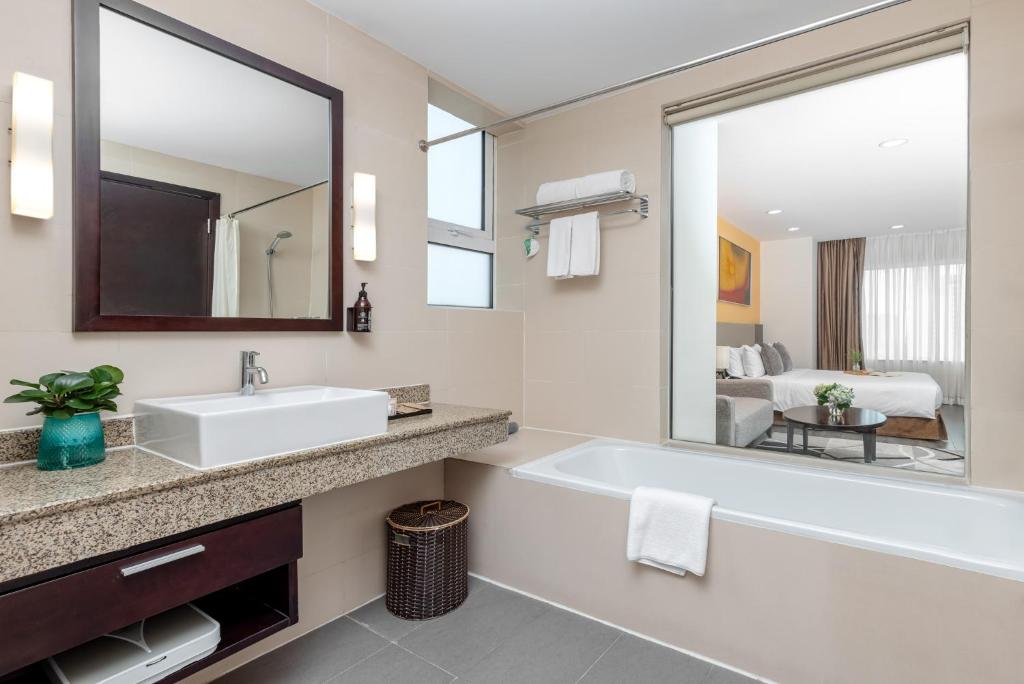 Khách Sạn Somerset Hòa Bình