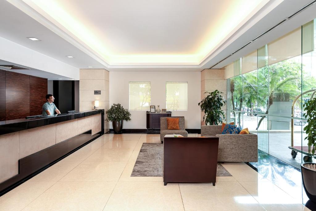 Khách Sạn Somerset Hòa Bình