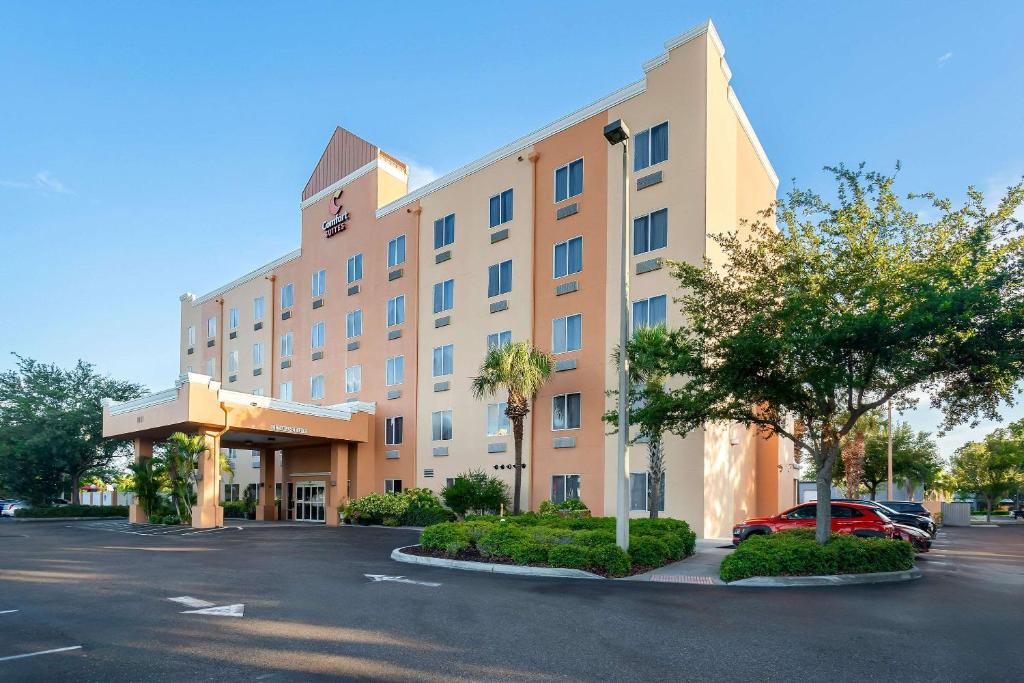 Comfort Suites Tampa Airport North image