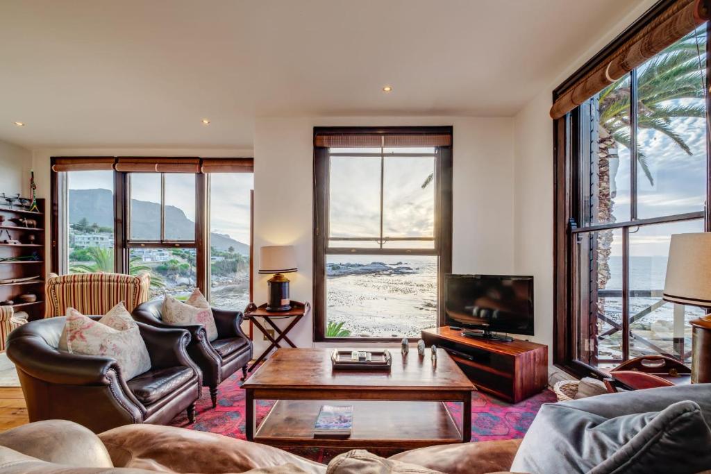 Camps Bay Terrace Lodge - Tap to explore photos