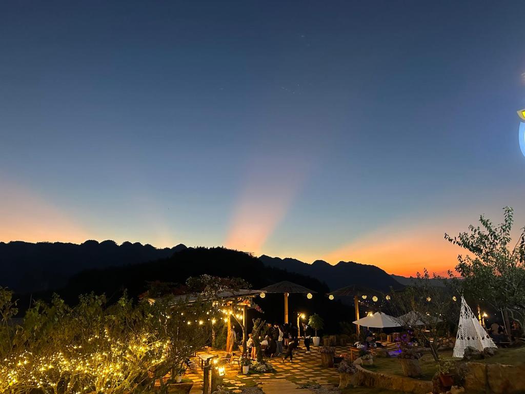 Green farm home & coffee