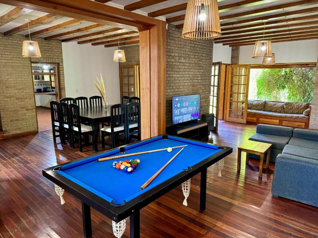 Olive Tree House with Pool Table and Swimming Pool