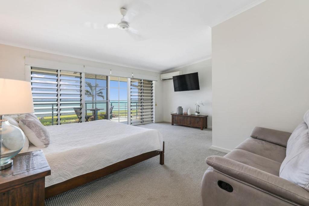 Absolute Beachfront Bliss-Best location in Darwin