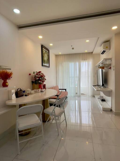 Terra Royal 2BR Condo in D3