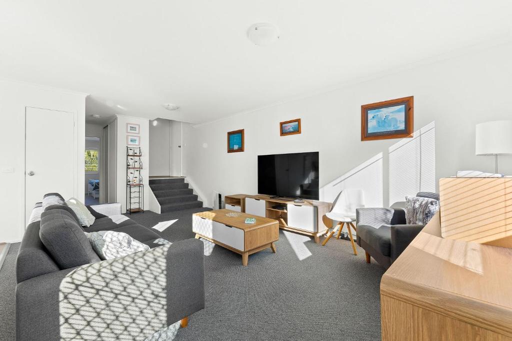2-5 Angle Street Narooma photo 1