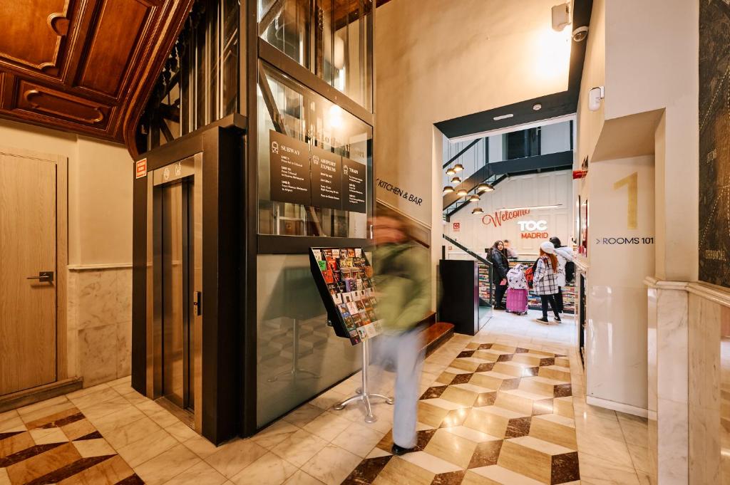 TOC Hostel and Suites Madrid - Tap to explore photos