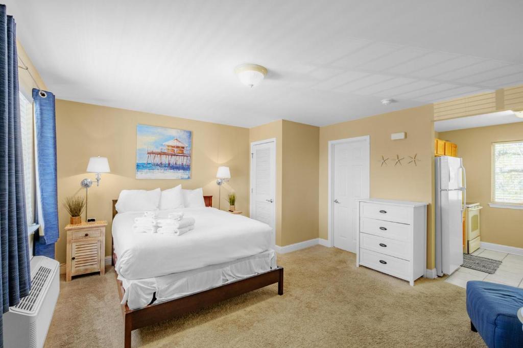 Oak Shores Studio 4 image