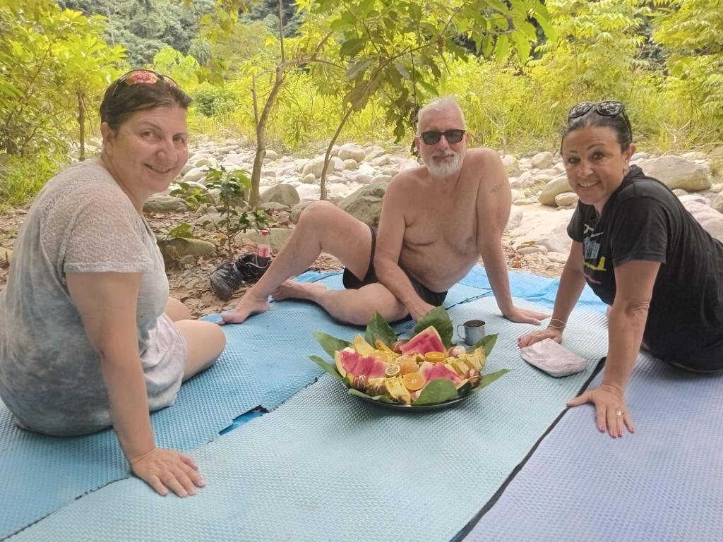 Magpie homestay & jungle trekking especially for guest trekking with us