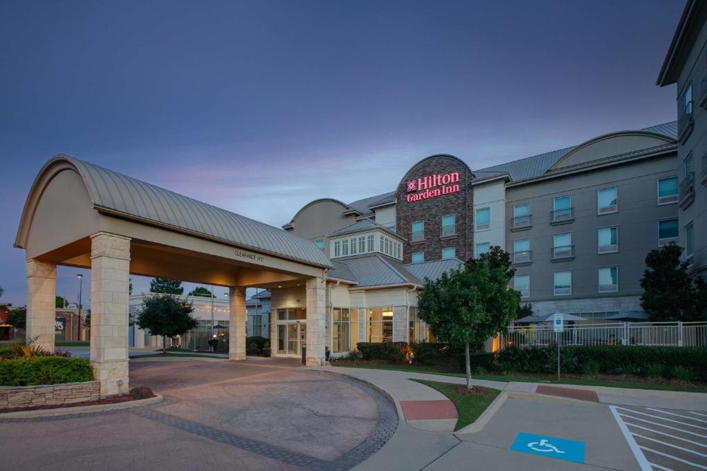 Hilton Garden Inn Dallas/Arlington image