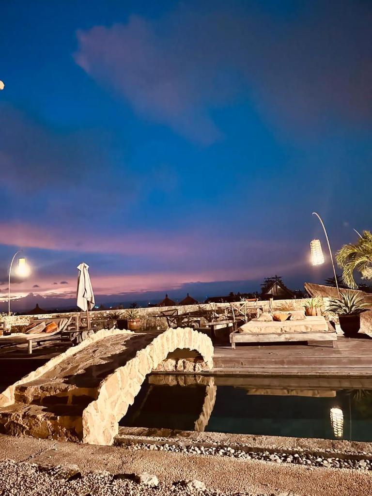 Luxurious Seaview 2bedrooms Pineapple Villa, Uluwatu - Tap to explore photos