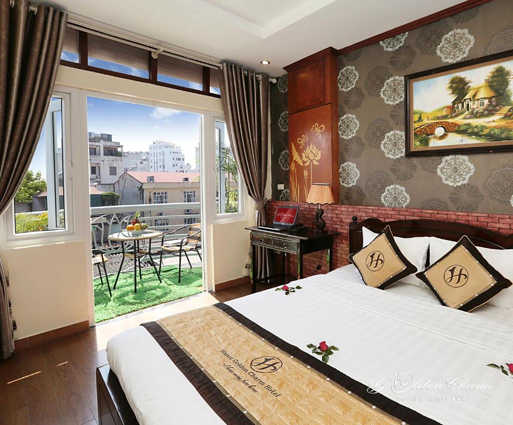 Двухместный (Двухместный номер Делюкс с 1 кроватью и балконом), Hanoi Golden Charm Hostel