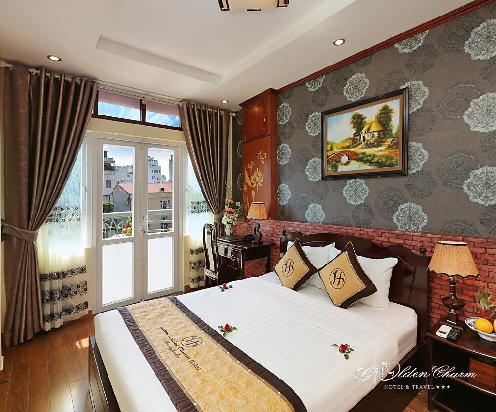 Двухместный (Двухместный номер Делюкс с 1 кроватью и балконом), Hanoi Golden Charm Hostel