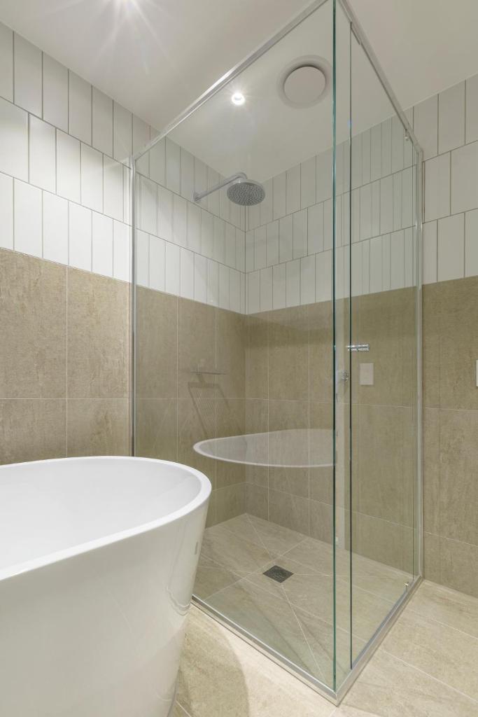 Luxury Sky-high Apt w Stunning Views & Parking - Tap to explore photos