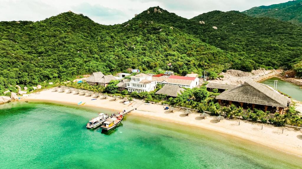 The Light Coral Island Resort Nha Trang