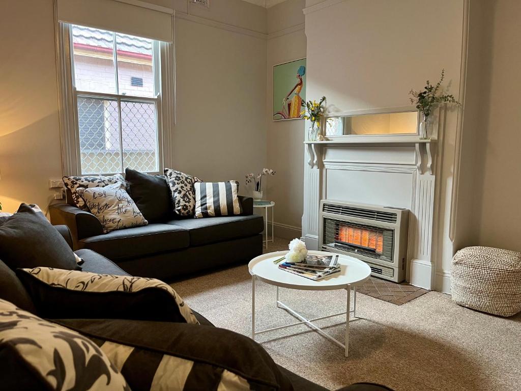 Cottage on Manilla - Bathurst - Centrally located photo 2