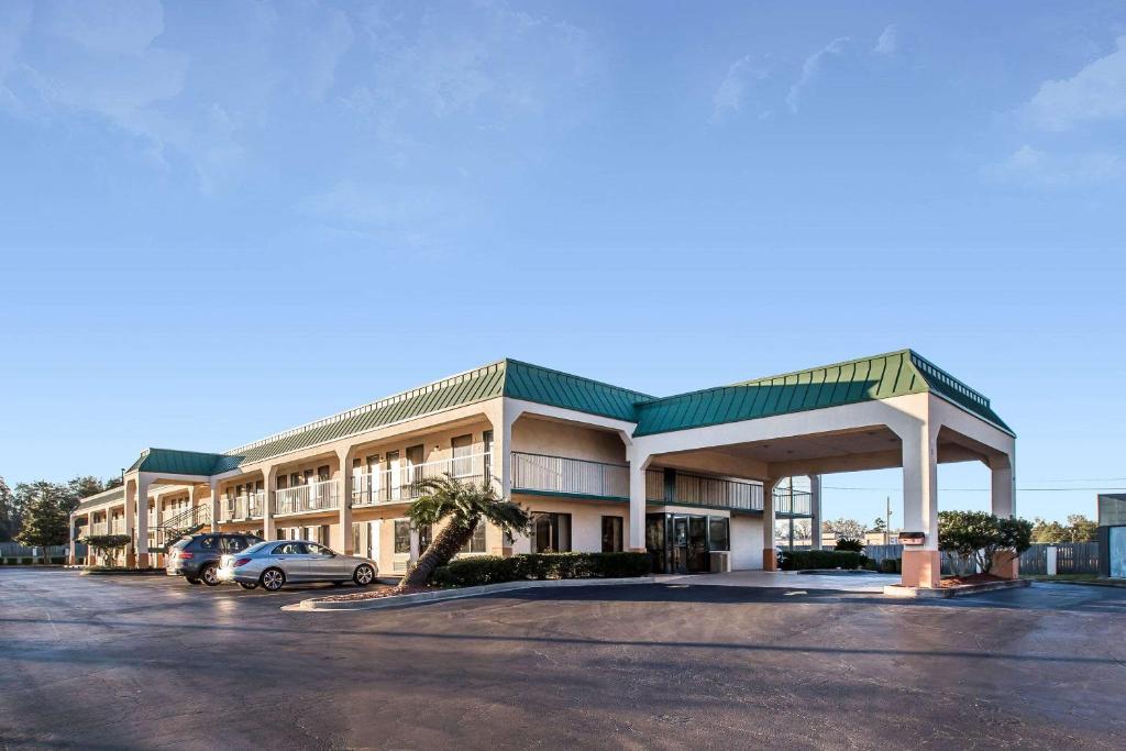 Quality Inn Byron image