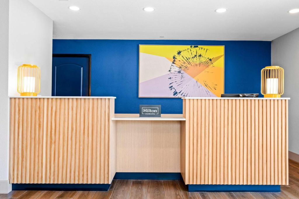 Spark by Hilton Modesto image