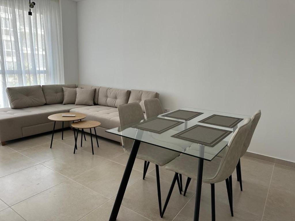 Modern Seaview Apartments photo 4