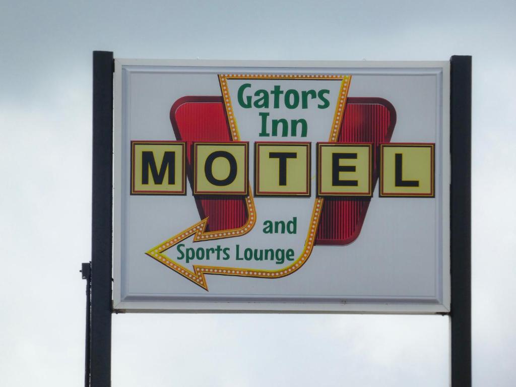 Gators Inn image