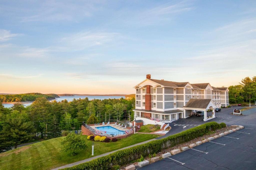 The Bluenose Inn image