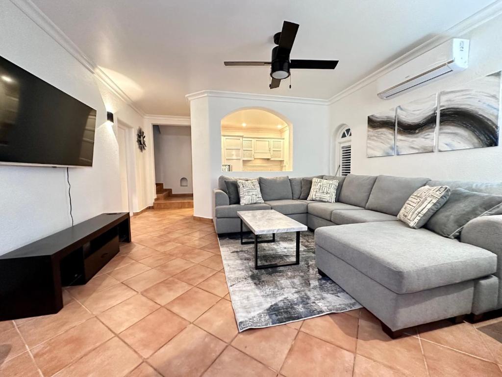 Villa 122 Sugar Hill Estate, pools, tennis, gym, 5 mins to beach photo 2