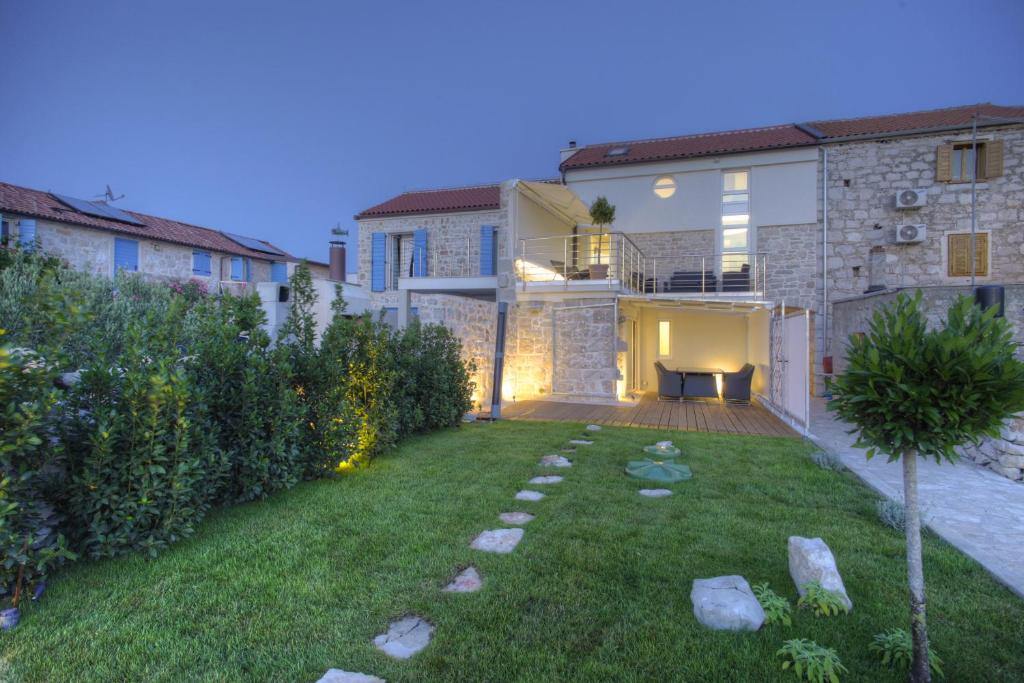 Waterfront Home - Villa Sailor's Delight photo 4