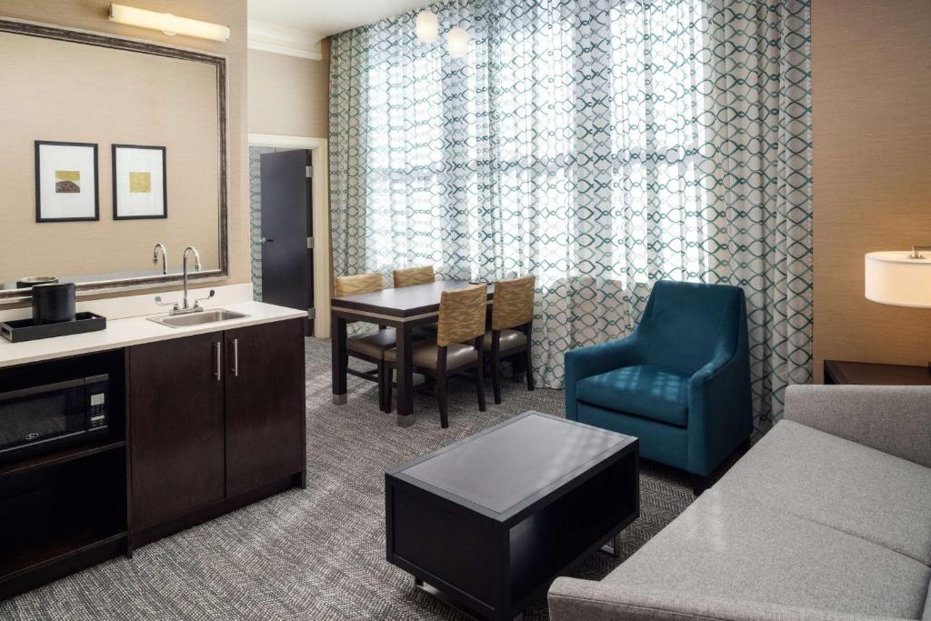 Embassy Suites by Hilton St. Louis Downtown image