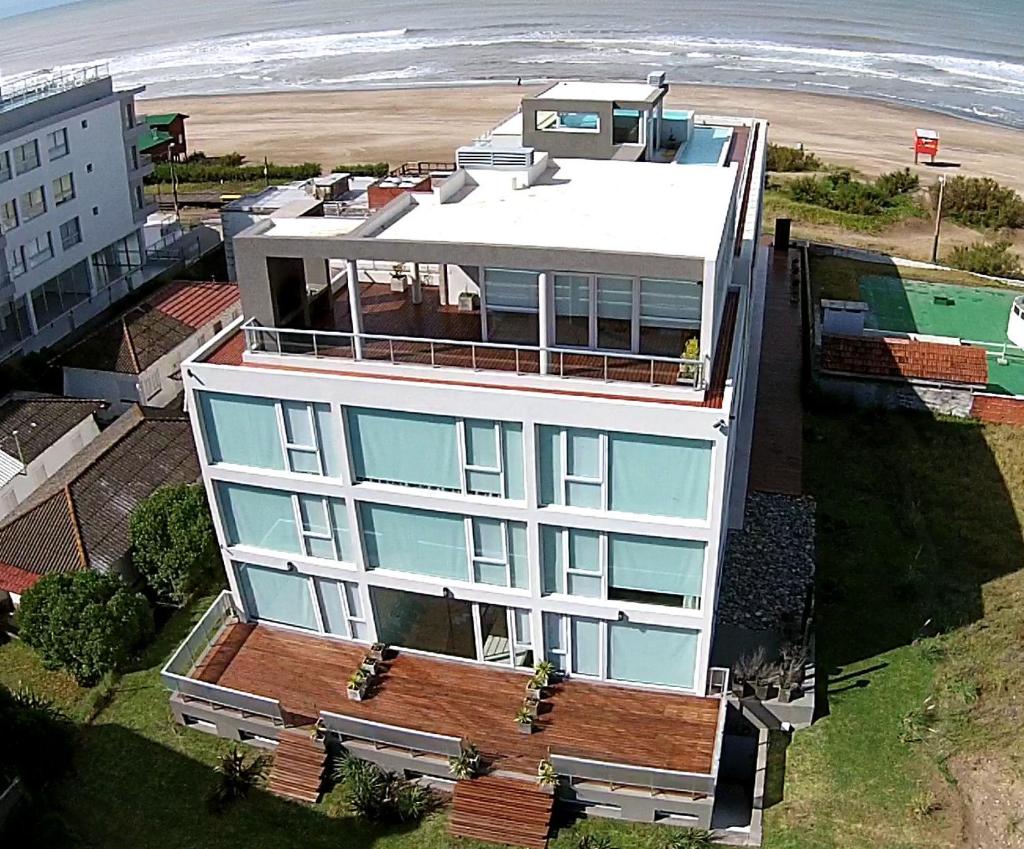 Eighteen Apartments photo 2