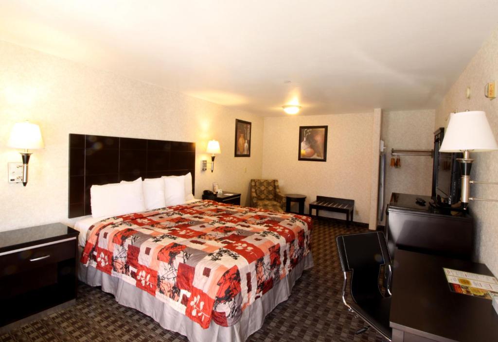 Двухместный (Номер с кроватью размера «king-size»), Sunburst Spa & Suites Motel