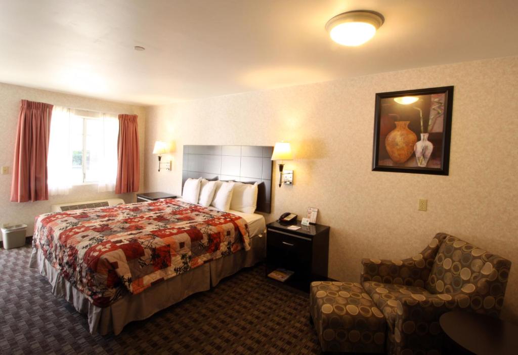 Двухместный (Номер с кроватью размера «king-size»), Sunburst Spa & Suites Motel