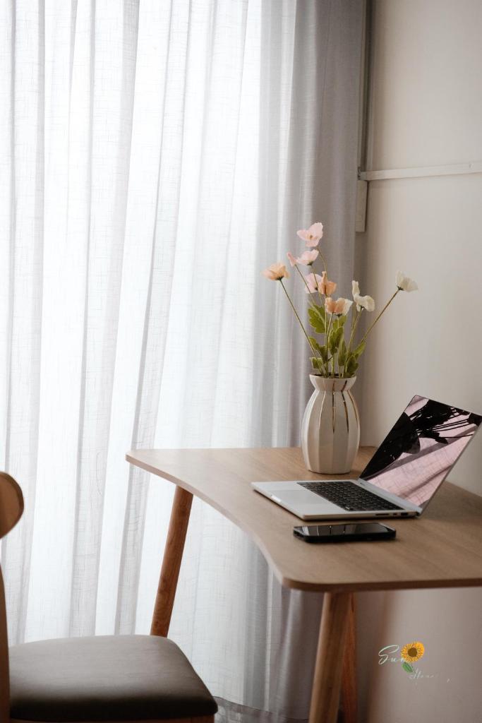 Sunflowerhome-Balcony-District1-BenThanh Market