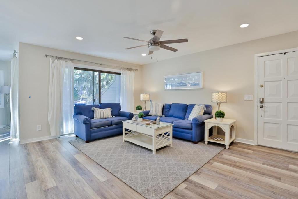 2311 Racquet Club Villas image
