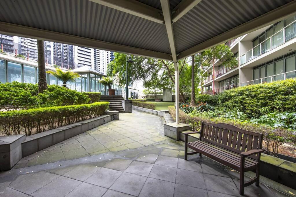 Spacious 1 bedroom apartment close to Crown photo 4