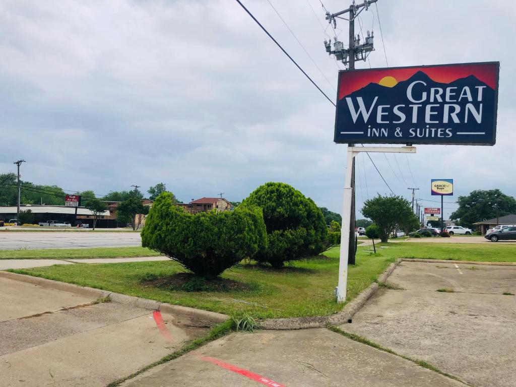 Great Western Inn & Suites image