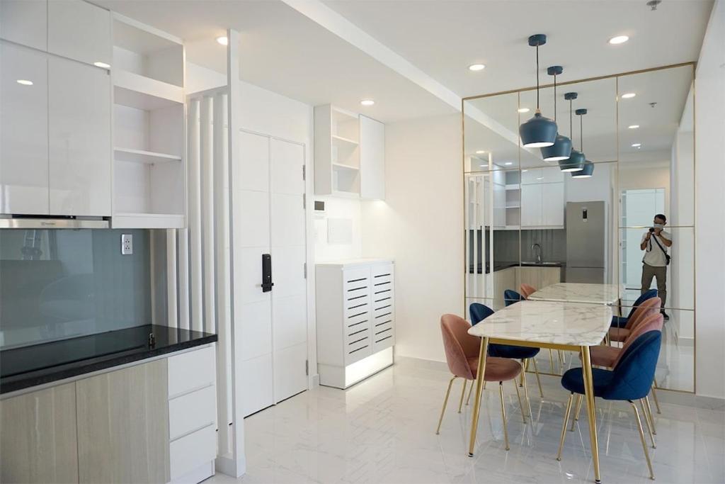 Modern 2BR Condo at Terra Royal by Orli Studio F21