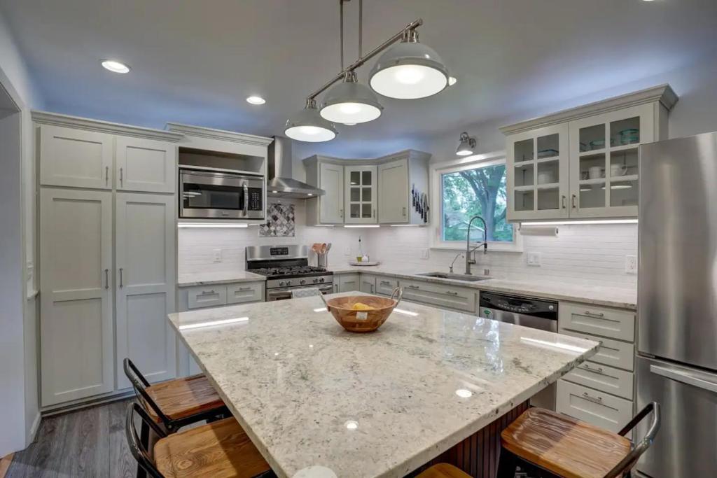Spacious and Elegant Space with Premium Kitchen that is Ideal for Gathering with Friends and Family image