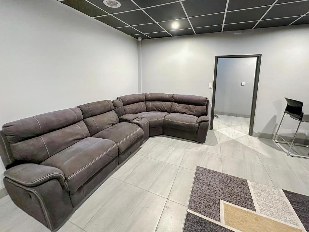 Katara on Austin - City Accomodation for up to 20 photo 1