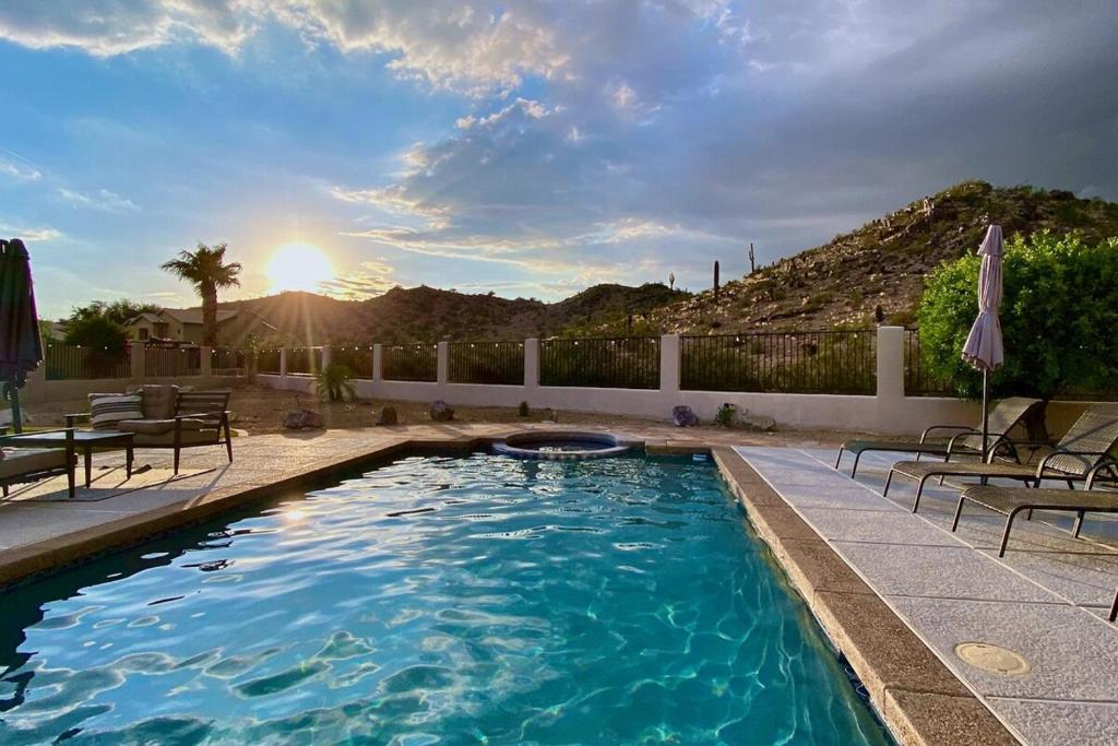 Desert Canyon Retreat W Heated Pool & Desert View image