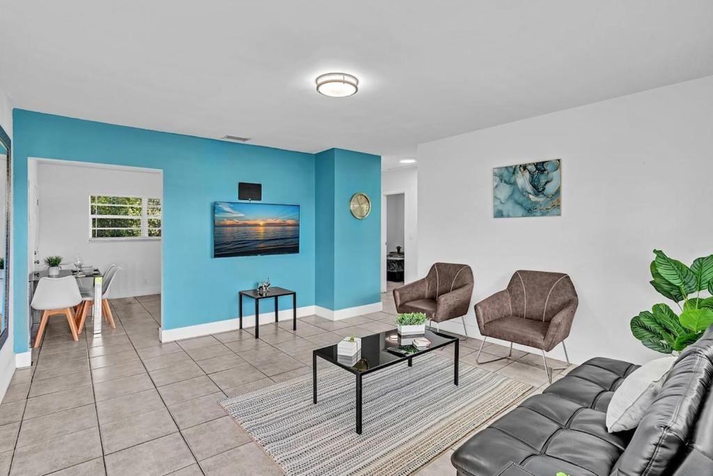Modern 2br Oasis Mins To Beach & Casino Db2 image