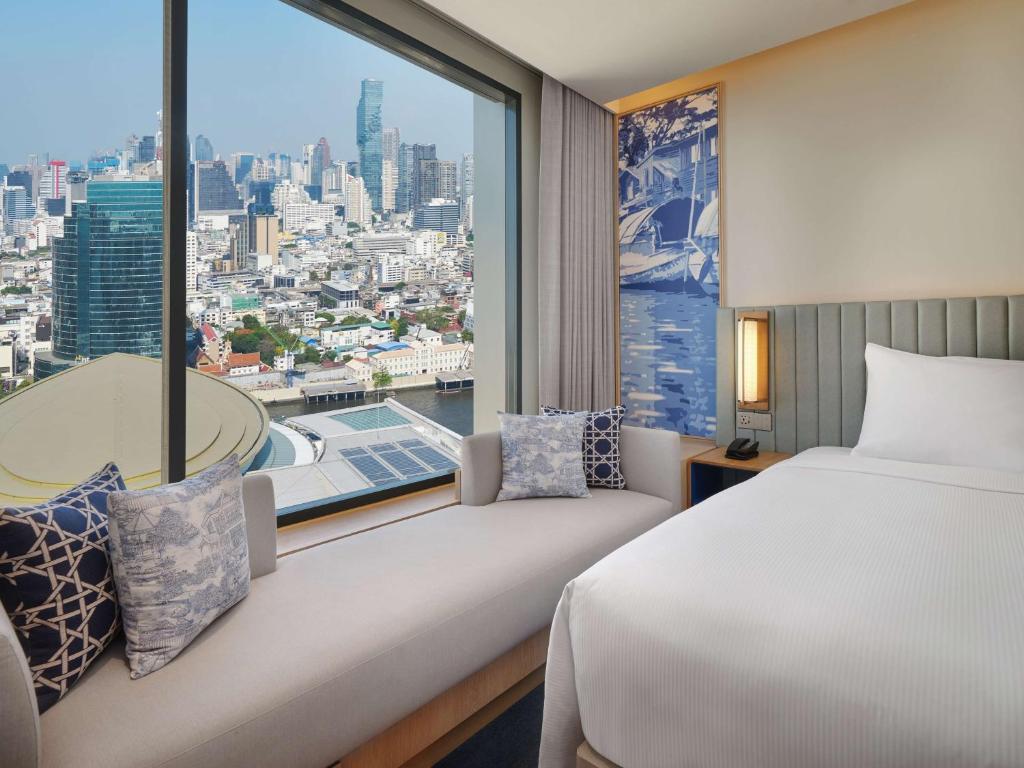 Hilton Garden Inn Bangkok Riverside Room Type - Deluxe Twin Room - Partial River View
