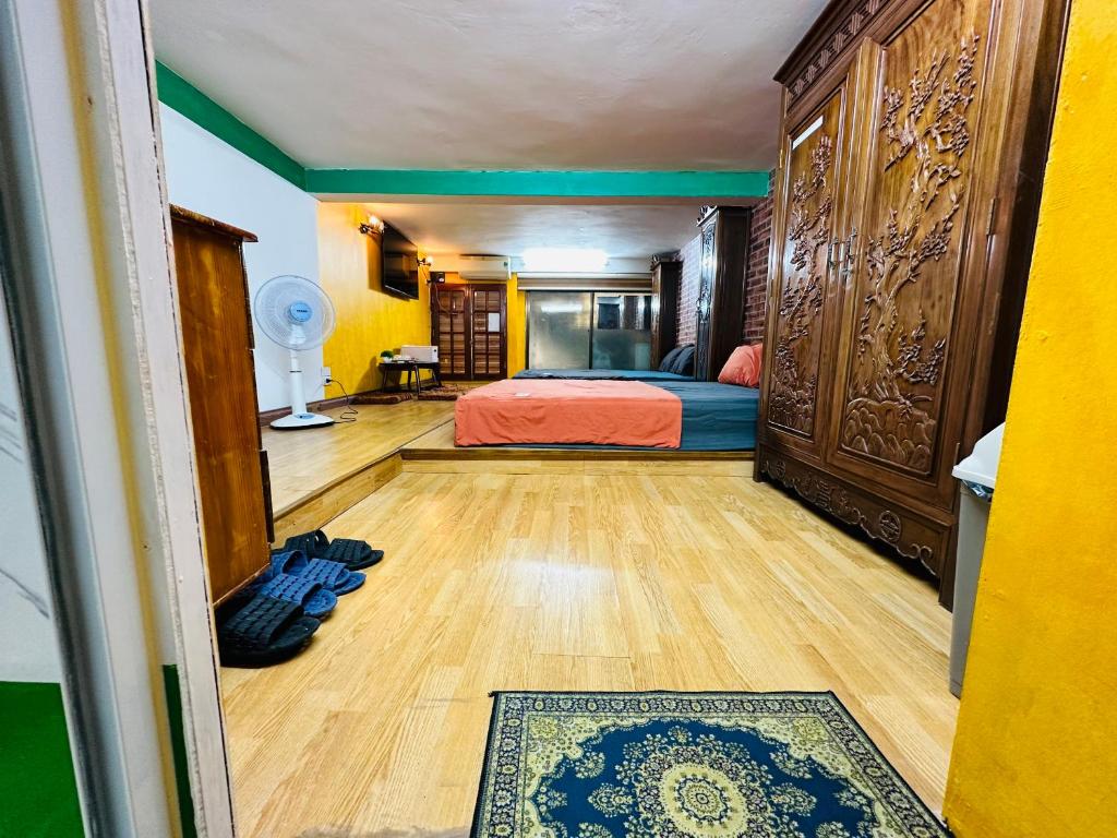 Kolor Red Home,Bungalow Old Quarter,4 paxs,3 mins to Hoan Kiem Lake