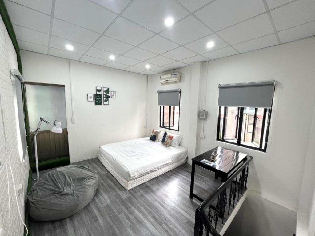 Cozy 2-floor Duplex apartment 55m2 next to Hanoi Railway street